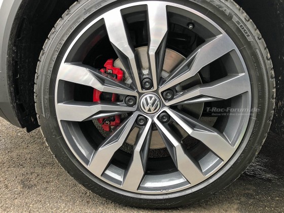 VW-T-Roc-rote-Bremse-Pure-White
